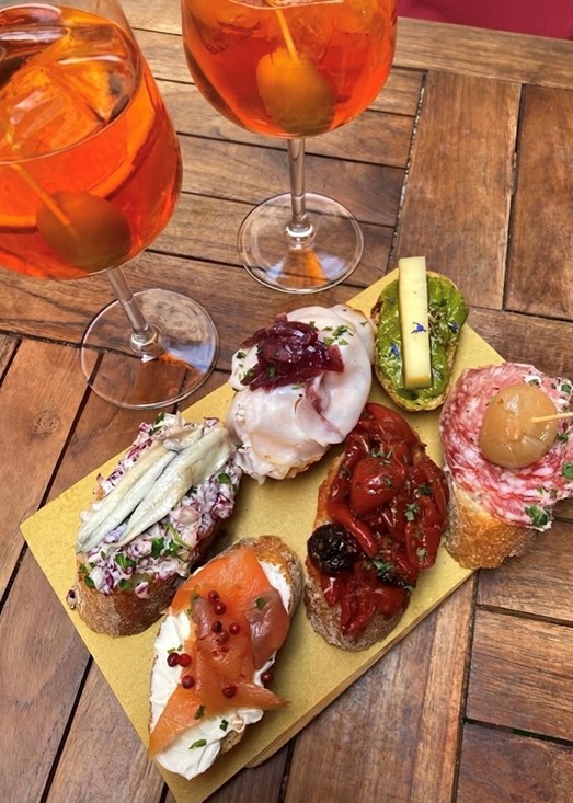 Venice Unveiled: Urban Exploration & Authentic Cicchetti Experience